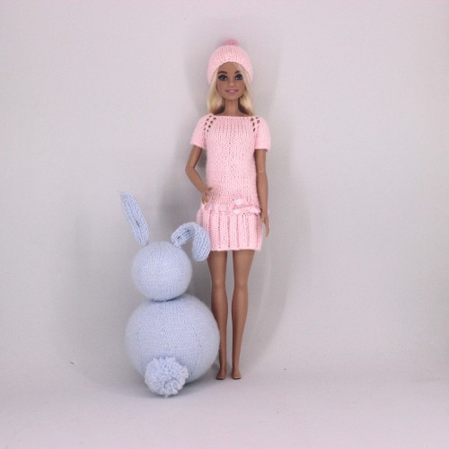Patrón vestido y gorro rosa válido para muñecas tipo Barbie
