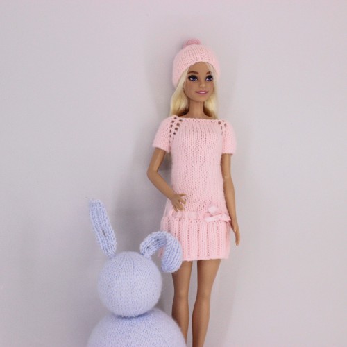 Conjunto vestido y gorro válido para muñecas tipo Barbie