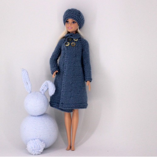 Conjunto abrigo y boina válido para muñecas tipo Barbie