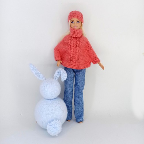 Conjunto capa y gorro de lana y pantalón de tela válido para muñecas tipo Barbie