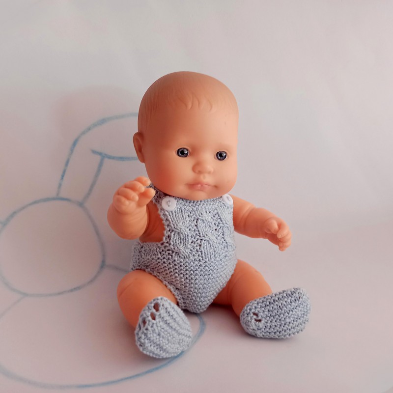 Conjunto pelele tirantes con ochos y zapatos válido para Miniland 21 cm