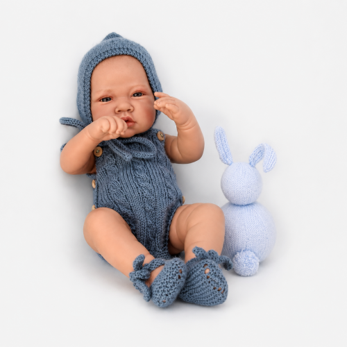 Conjunto pelele cuerpo entero , gorro tipo pixie y zapatos Antonio Juan 42 cm