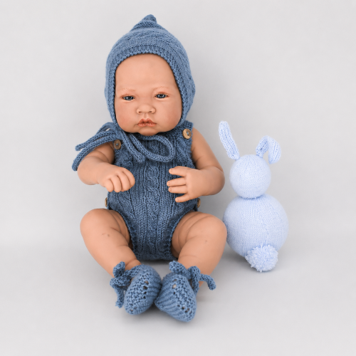Conjunto pelele cuerpo entero , gorro tipo pixie y zapatos Antonio Juan 42 cm