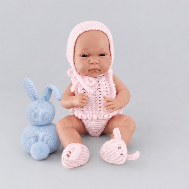 Patrón chaleco, cubrepañal, gorro y zapatos válido para Antonio Juan 33 cm